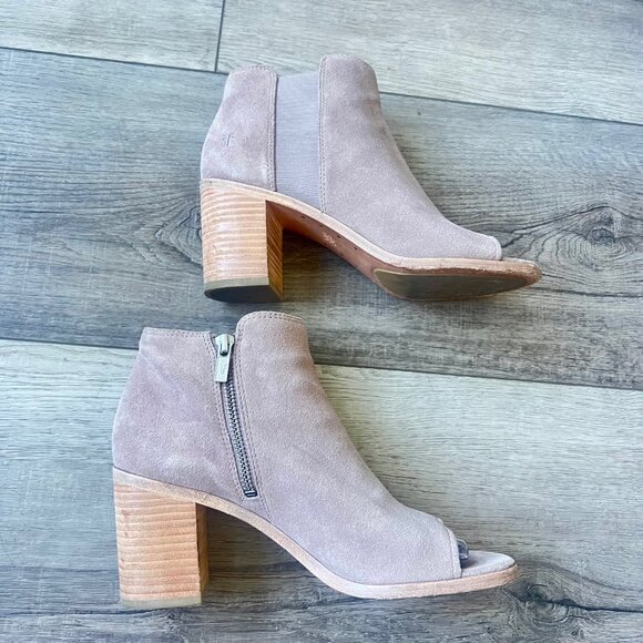 Frye Danica Chelsea Tan Neutral Suede Chunky Heel Ankle Bootie Dusty Rose Zip Up - Picture 1 of 10